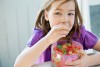 Làm thế nào để trẻ chủ động từ chối kẹo ngọt?
